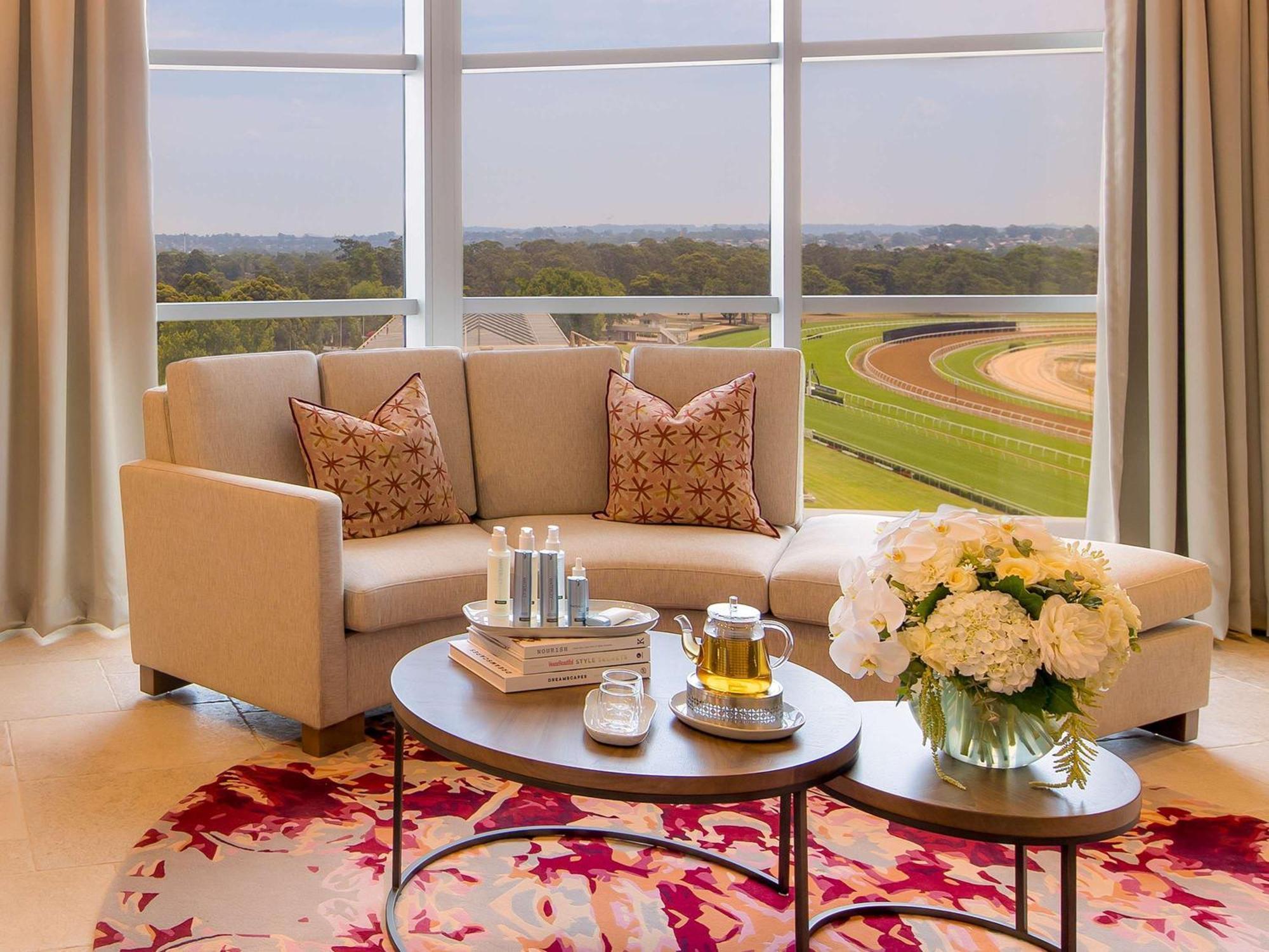 The William Inglis Mgallery Warwick Farm Exteriör bild A view of the Meydan Grandstand from the Meydan Hotel