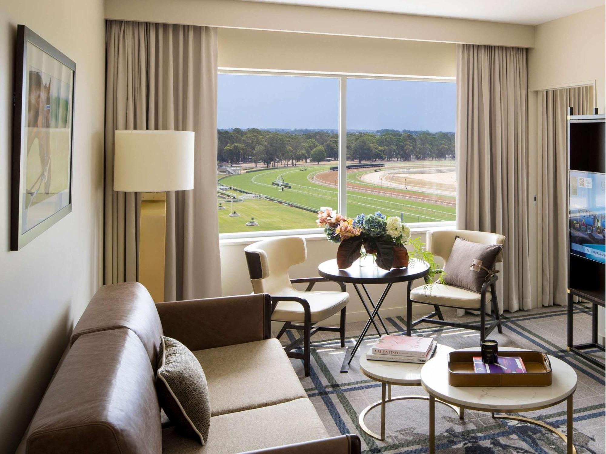 The William Inglis Mgallery Warwick Farm Exteriör bild A suite at the Saratoga Race Course